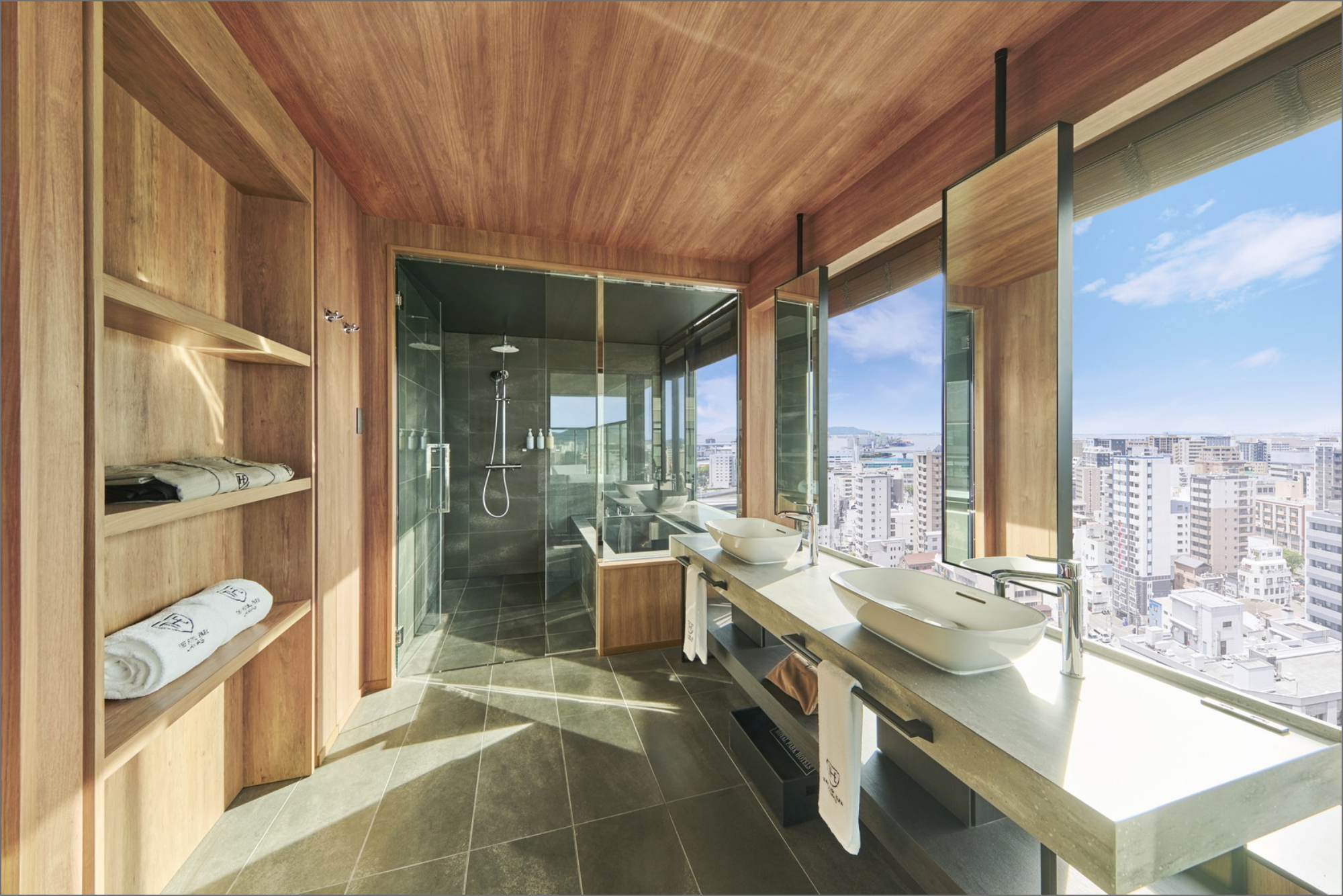 BALCONY SUITE TWIN/KING