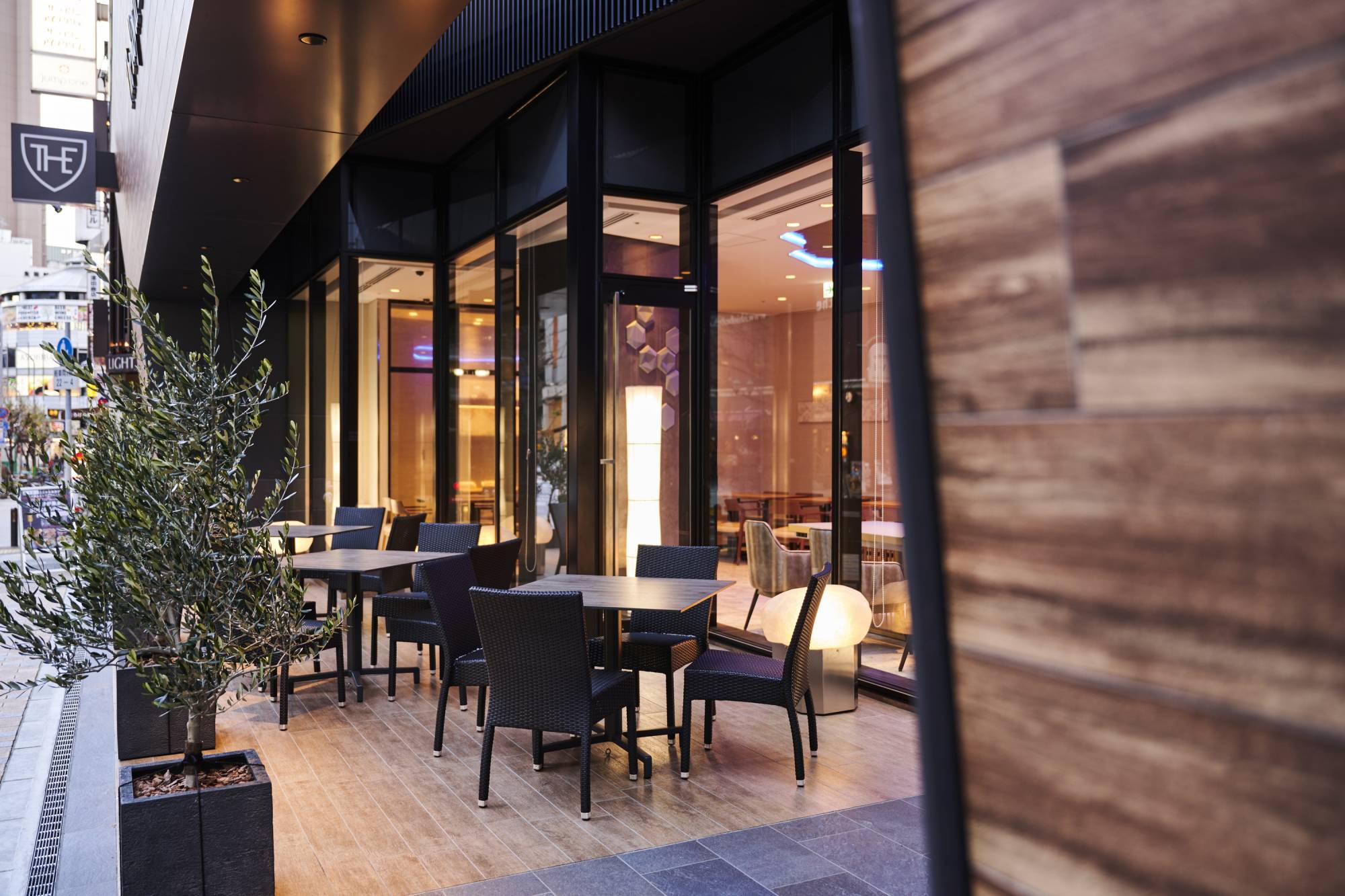 キャンバスラウンジのテラス席