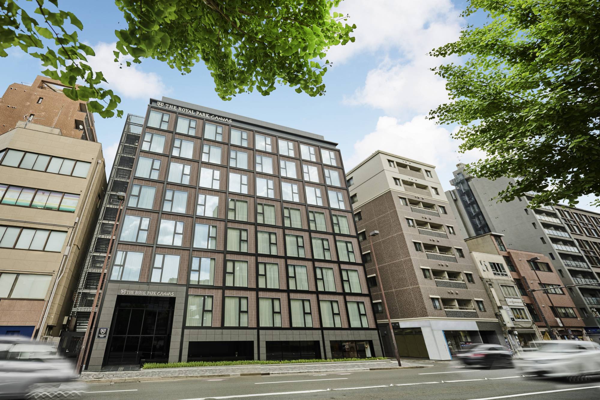 ホテルは千本通に面しています