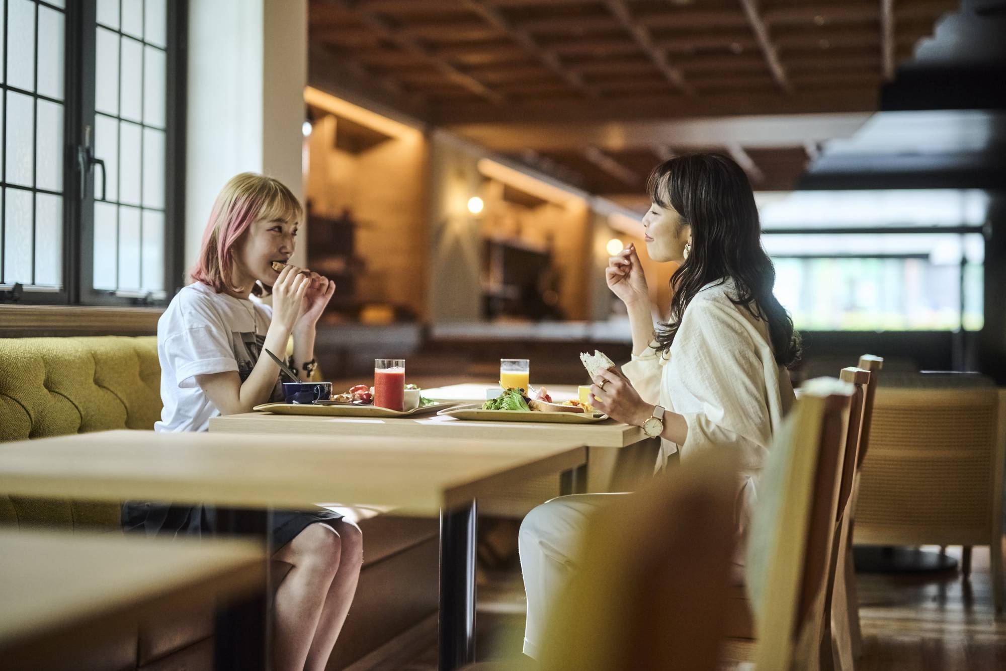 朝食をCANVASラウンジで。