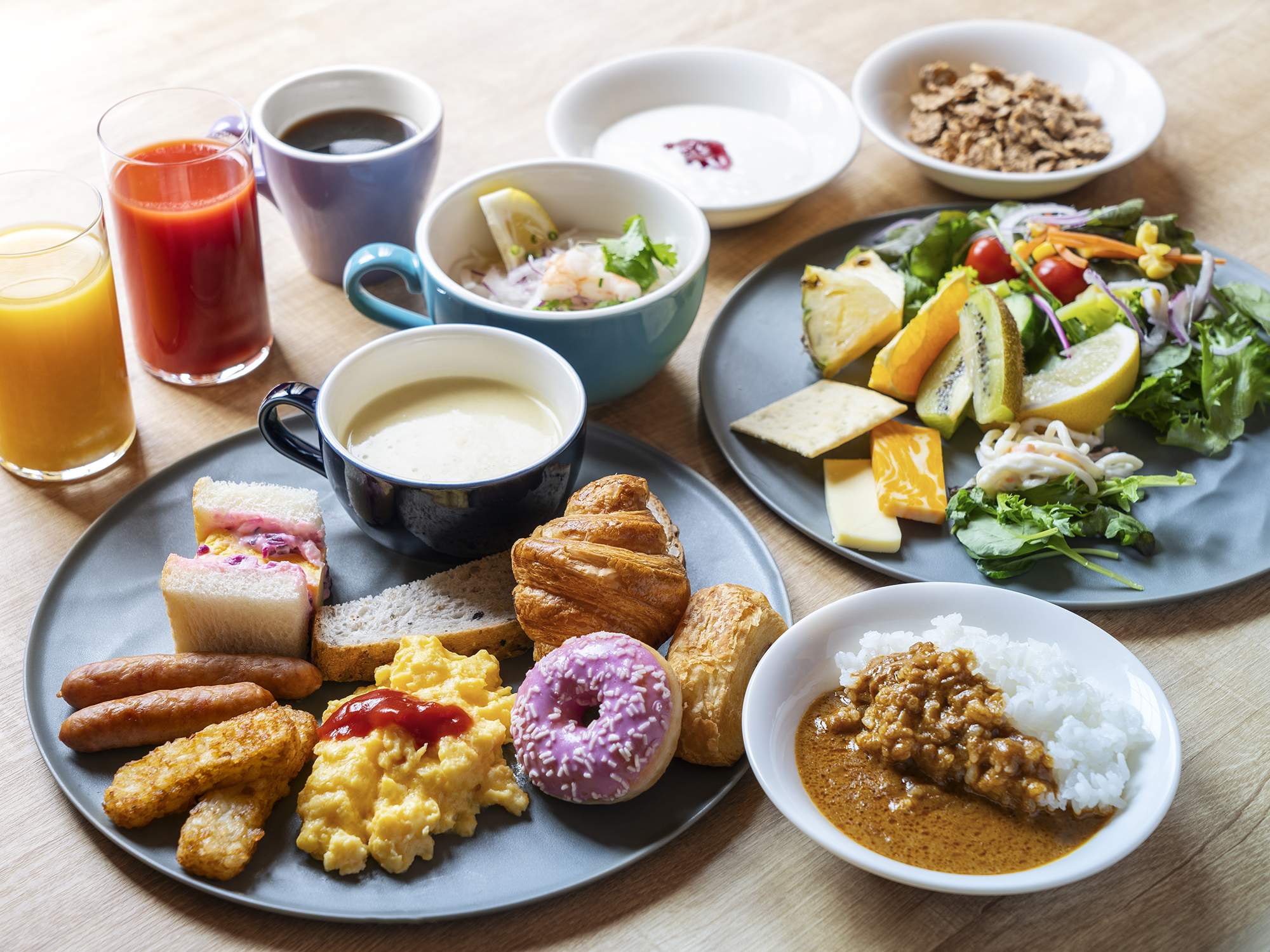 CANVASラウンジの朝食ブッフェ。