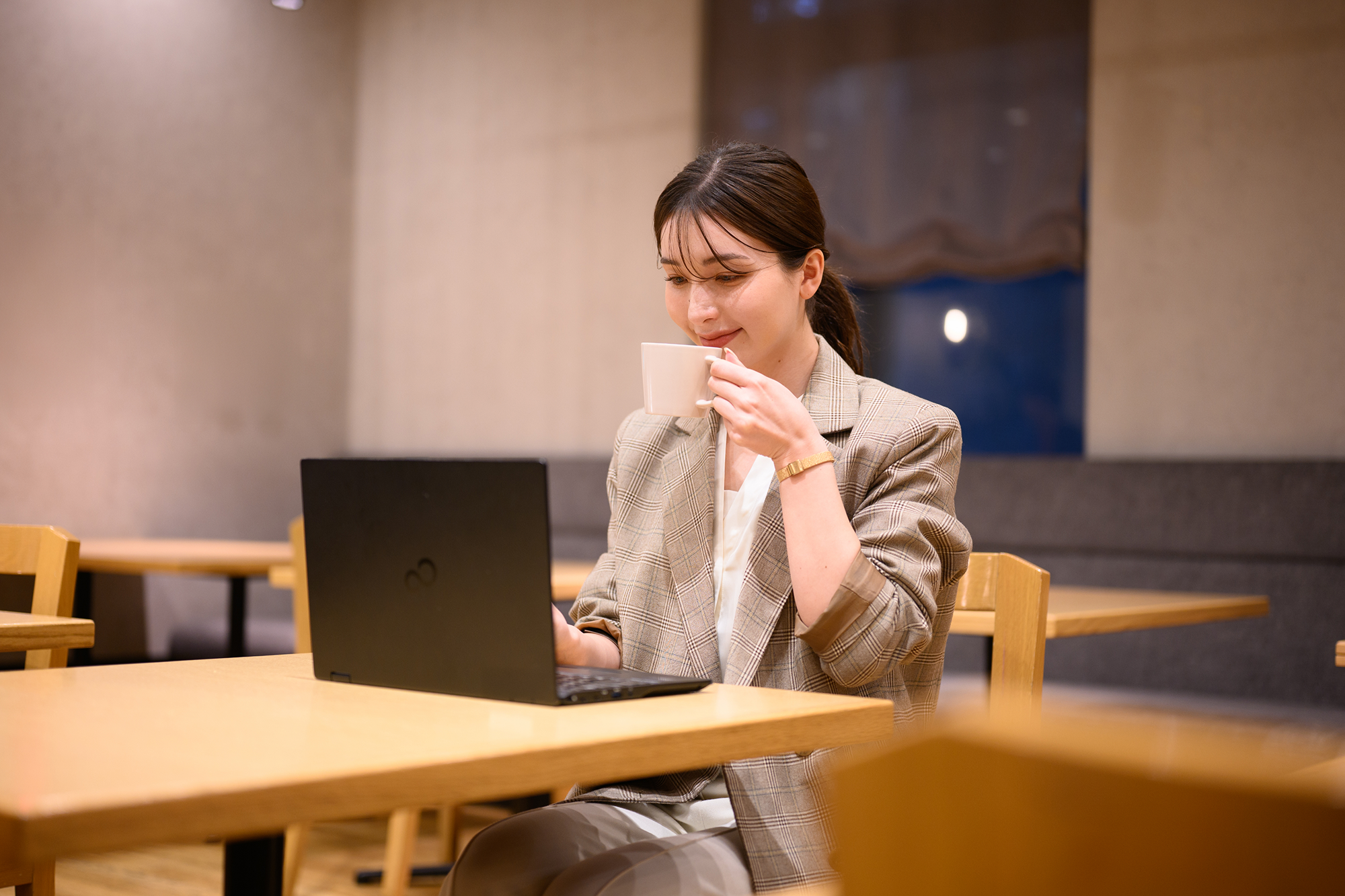 キャンバスラウンジ