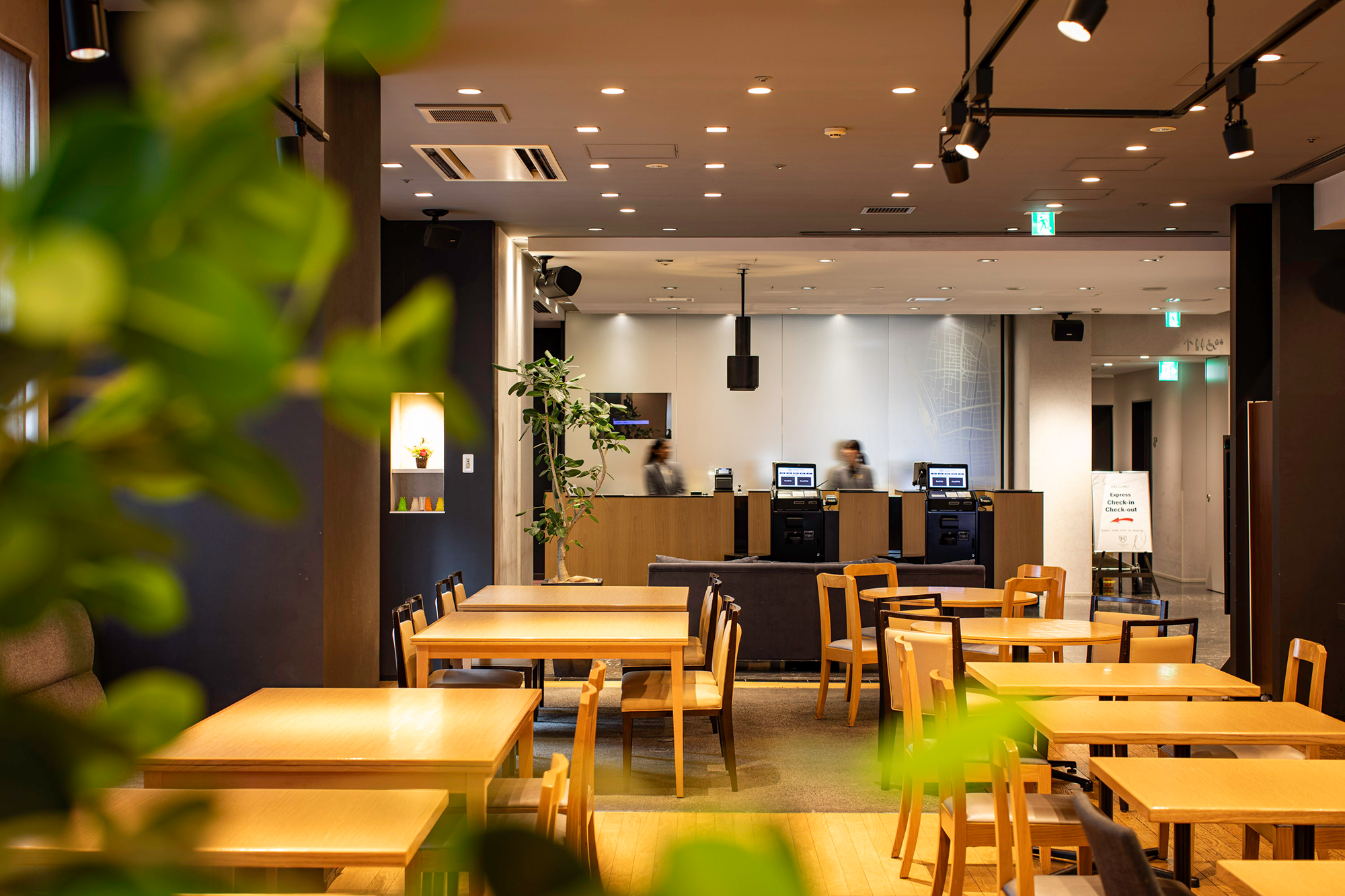 キャンバスラウンジ