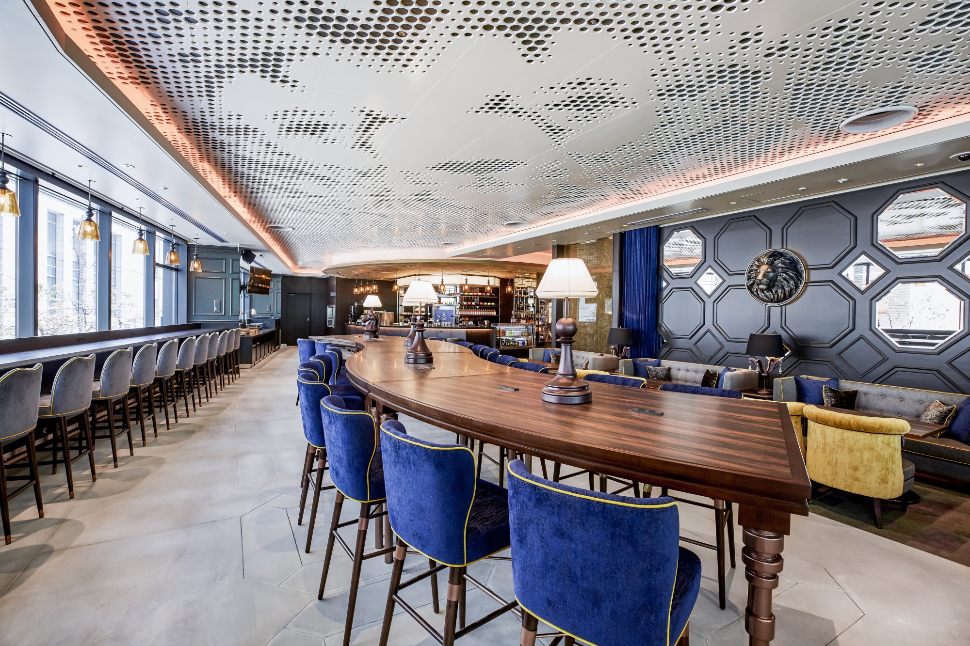 キャンバスラウンジ