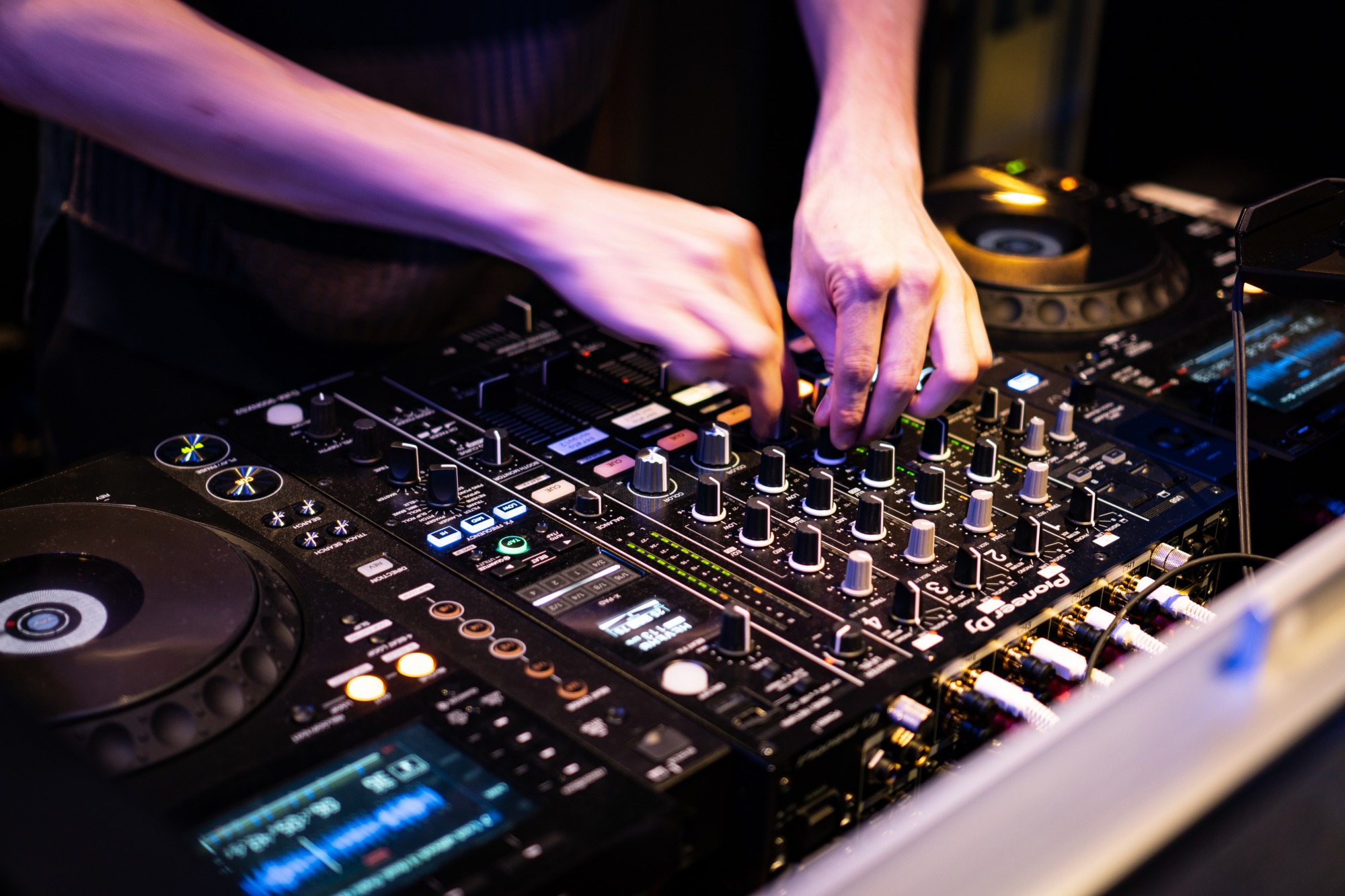 キャンバスラウンジではDJイベントも開催