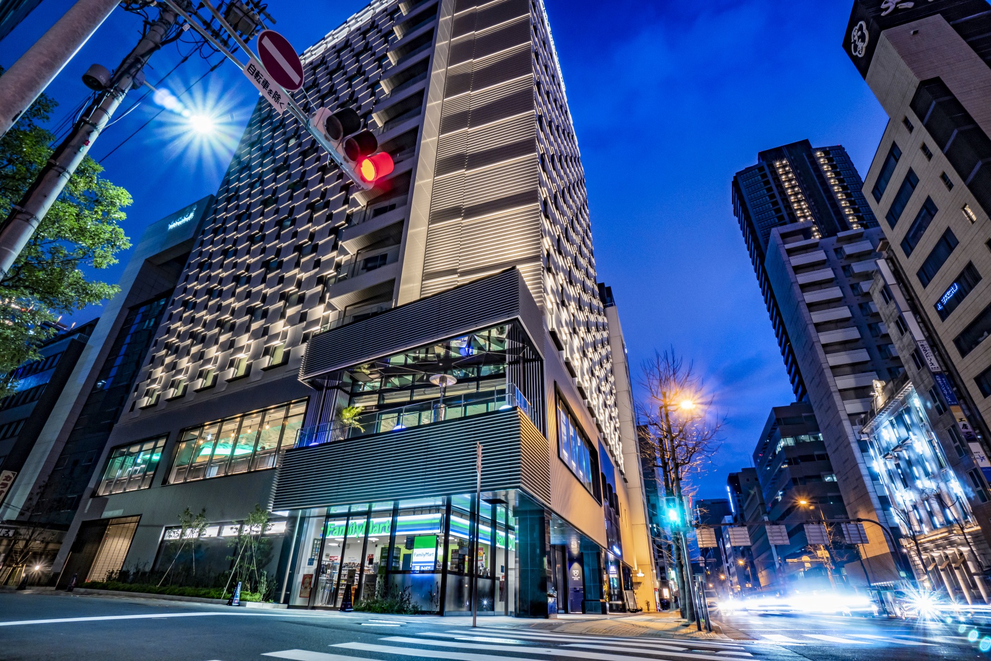 ホテル１Fにはコンビニエンスストア