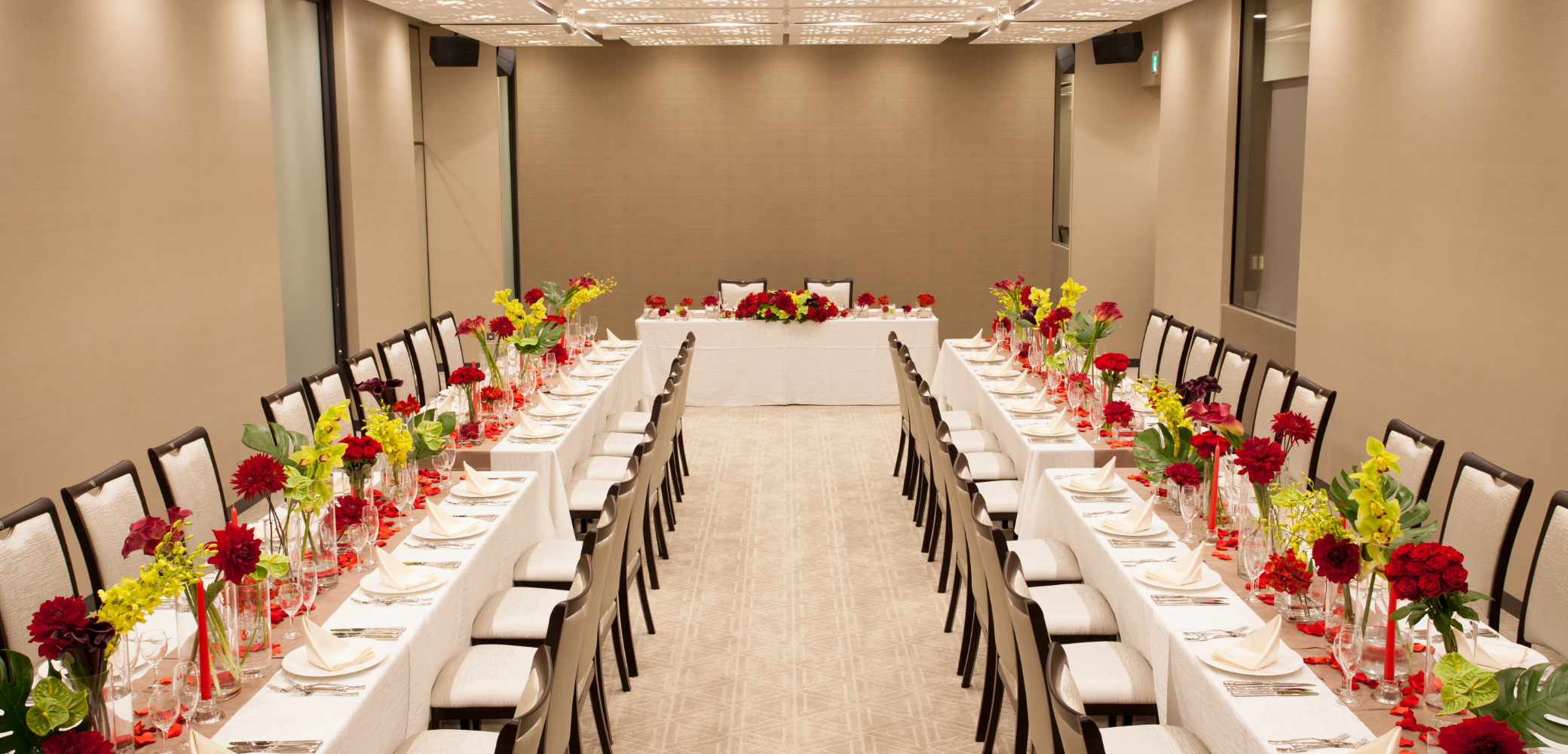 B1F パーティールーム「サラ ルーチェ」