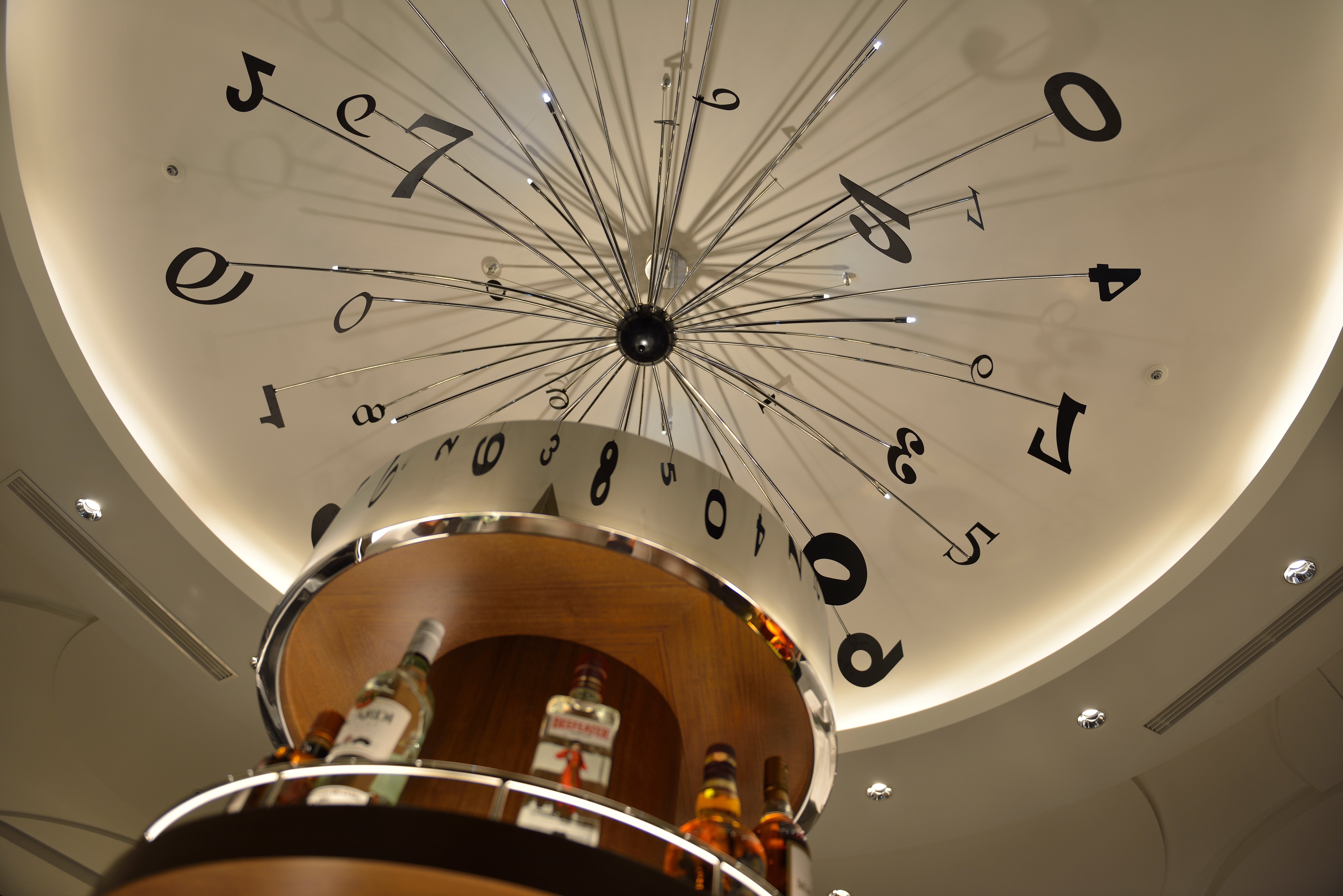 レストラン＆バー テイルウィンド