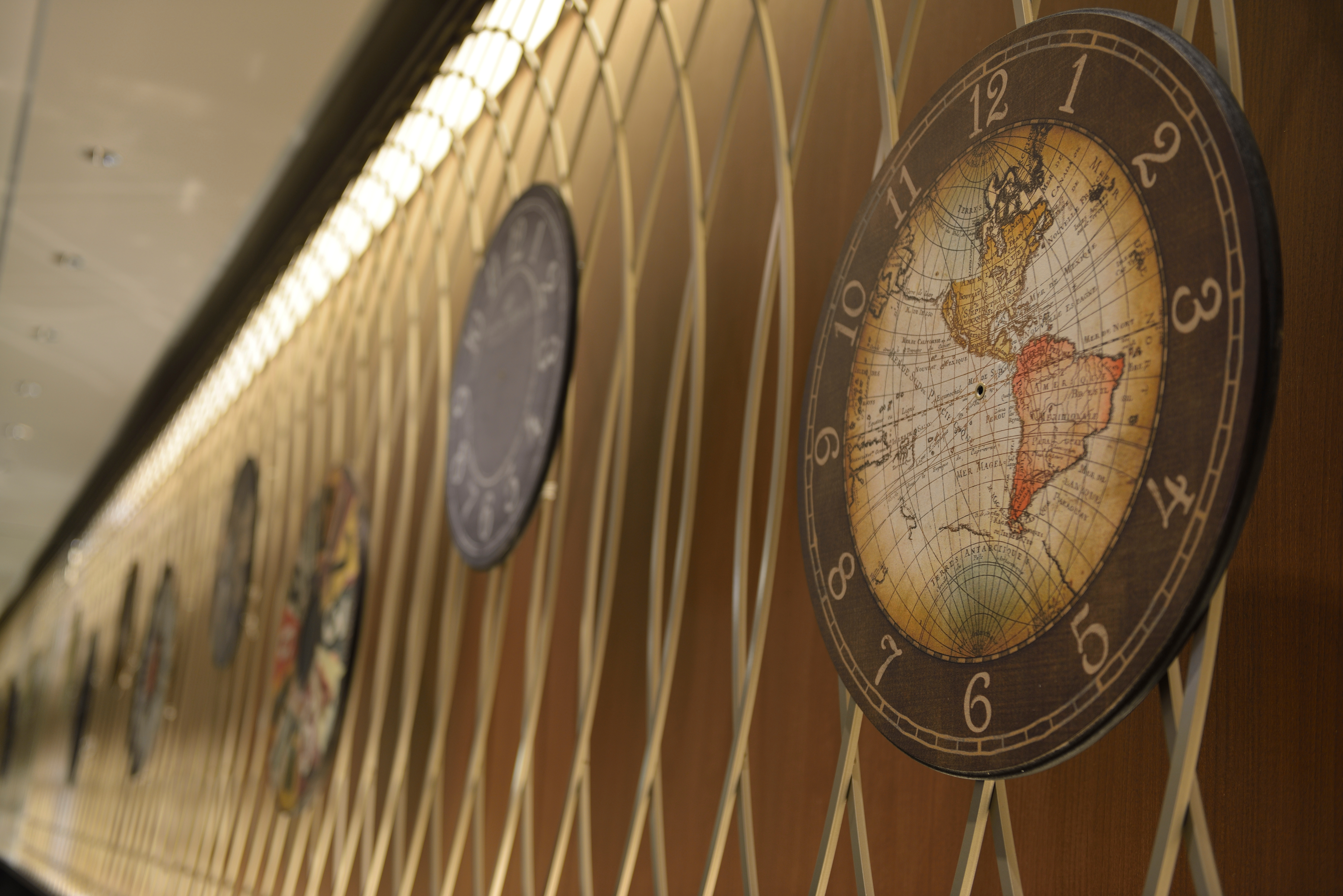 レストラン＆バー テイルウィンド